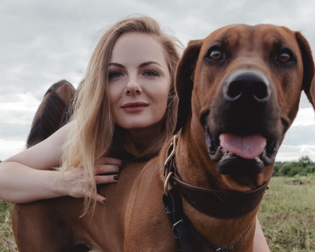 Are Male Dogs Attracted to Female Owners